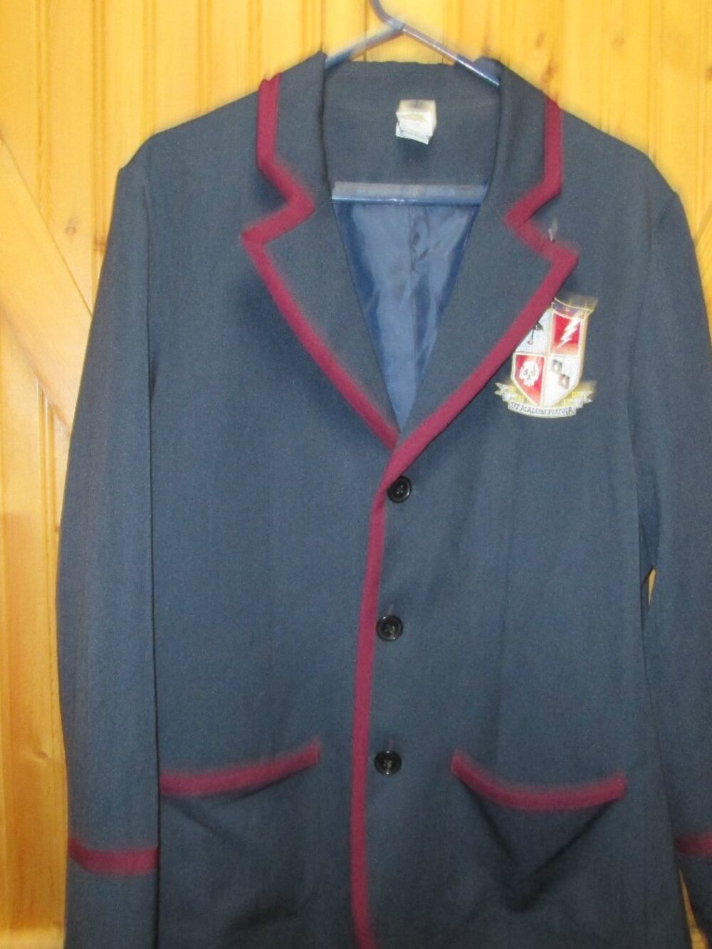 The umbrella  Academy Mens Lg blazer logo lined 3 button Halloween